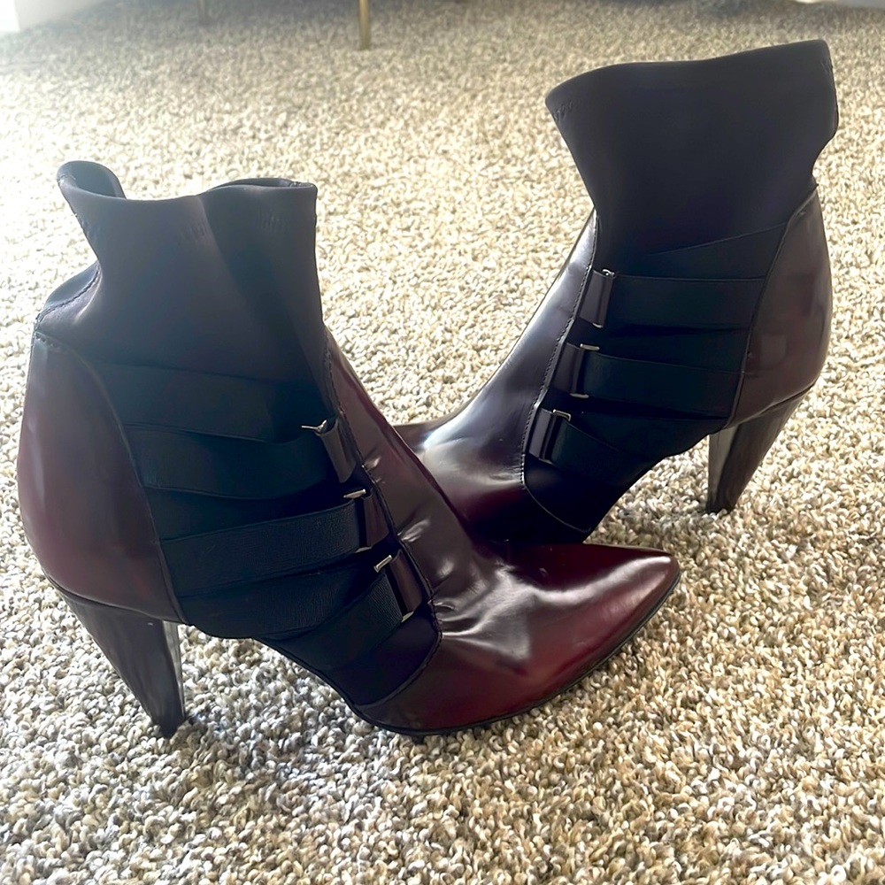 Pre-owned Women’s Booties